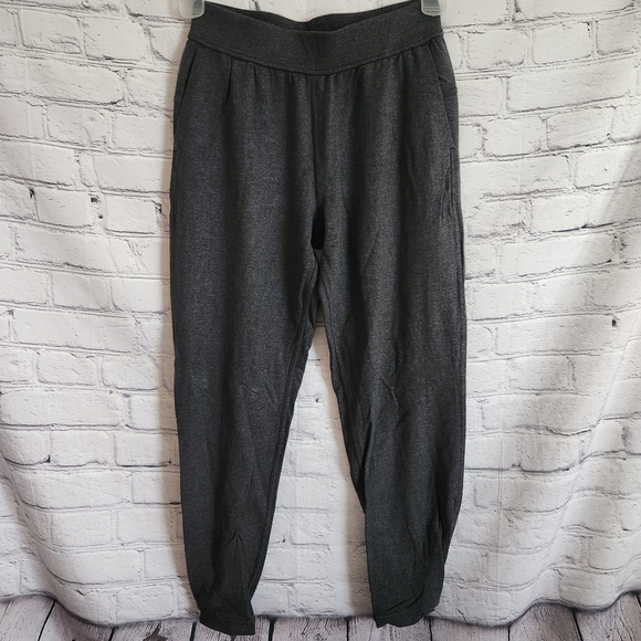Lululemon Twisted and Tucked Pant - Picture 5 of 10